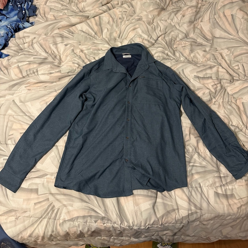 Columbia Large Longsleeve Shirt
